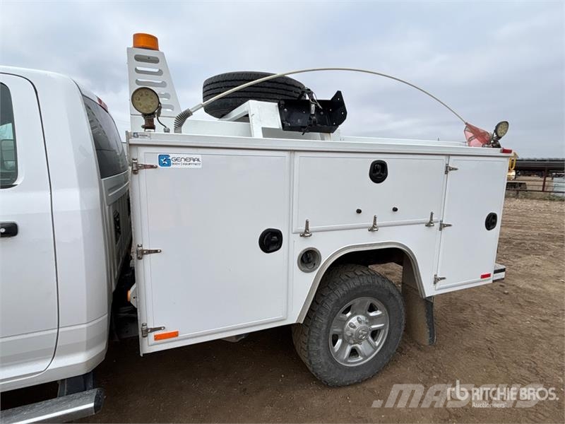 RAM 2500 4x4 Service Truck Pojazdy komunalne