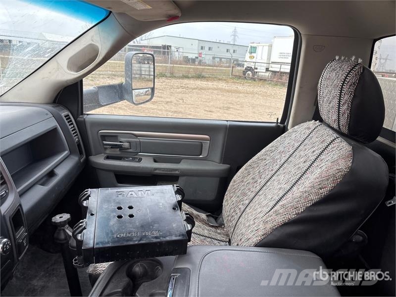 RAM 2500 4x4 Service Truck Pojazdy komunalne