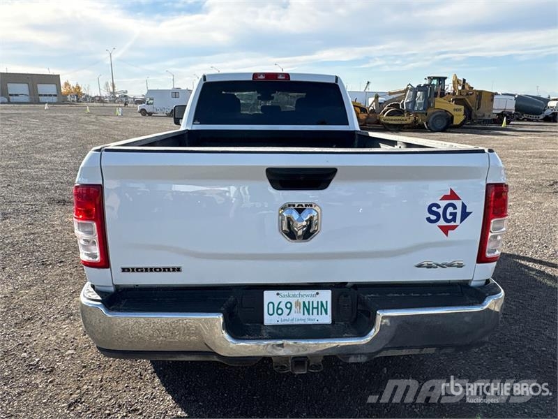 RAM 2500 Big Horn 4x4 Crew Cab Pickup Kita