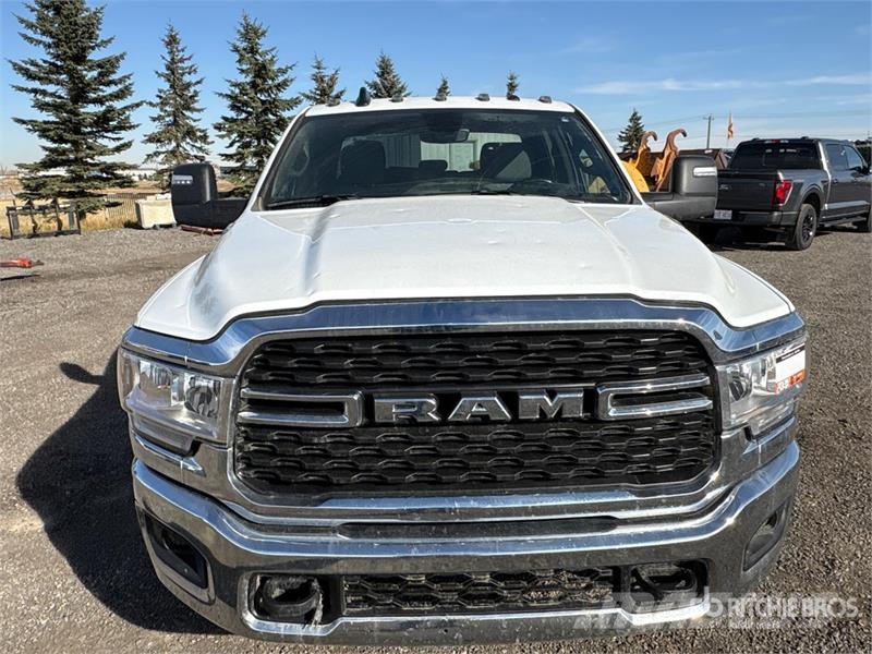 RAM 2500 Big Horn 4x4 Crew Cab Pickup Kita