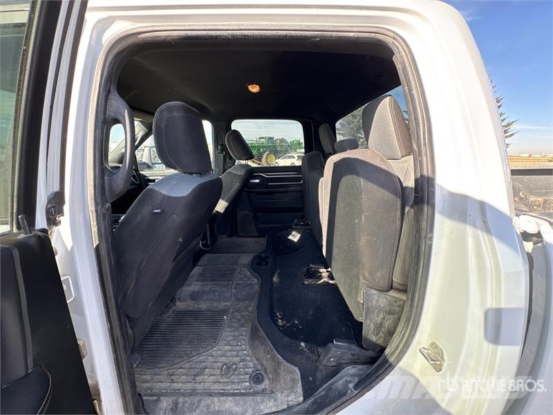 RAM 2500 Big Horn 4x4 Crew Cab Pickup Kita