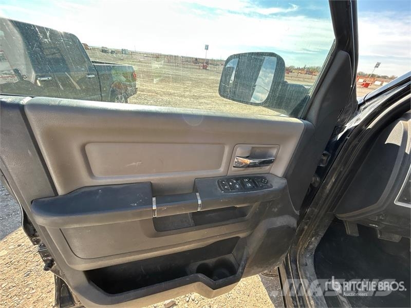 RAM 2500 Laramie 4x4 Crew Cab Pickup Ostalo