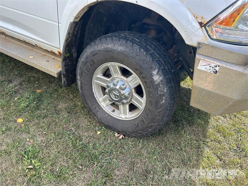 RAM 2500 Laramie Longhorn 4x4 Crew Cab Pickup Muut autot