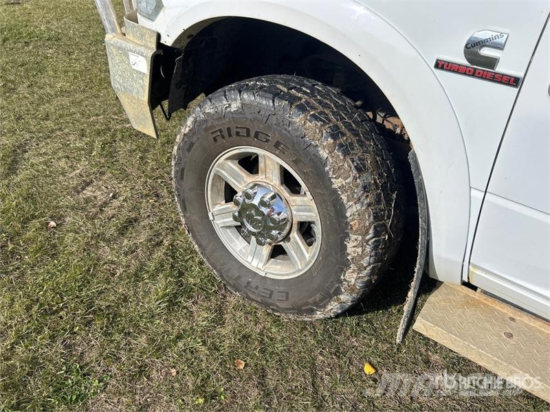 RAM 2500 Laramie Longhorn 4x4 Crew Cab Pickup Muut autot