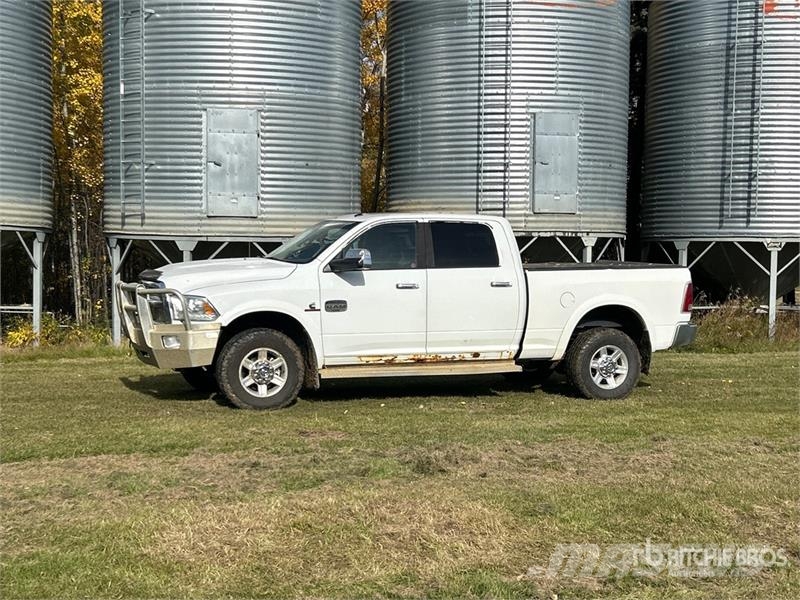 RAM 2500 Laramie Longhorn 4x4 Crew Cab Pickup Ostalo