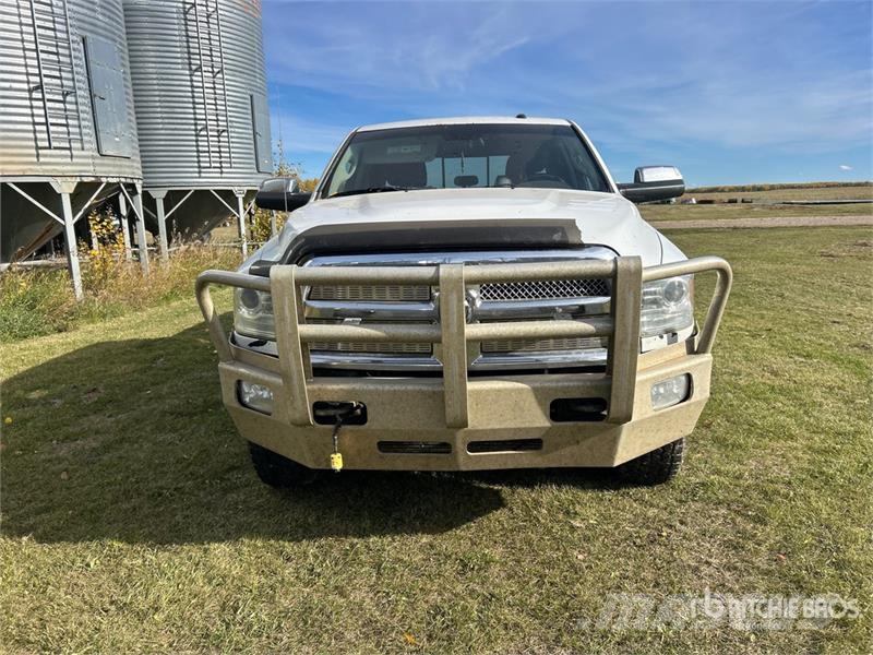RAM 2500 Laramie Longhorn 4x4 Crew Cab Pickup Muut autot