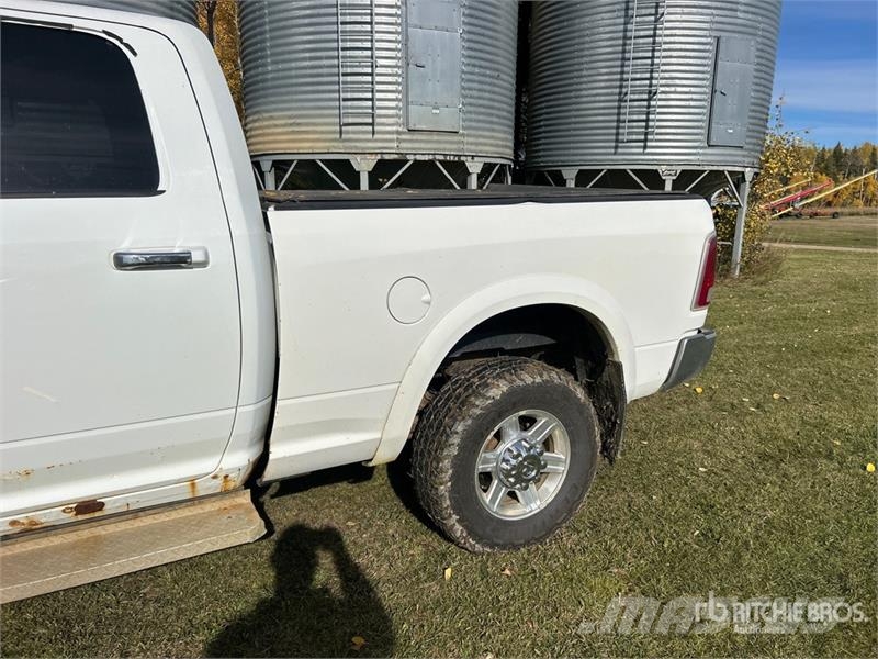 RAM 2500 Laramie Longhorn 4x4 Crew Cab Pickup Muut autot