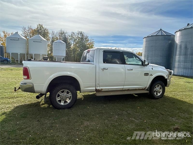 RAM 2500 Laramie Longhorn 4x4 Crew Cab Pickup Ostalo