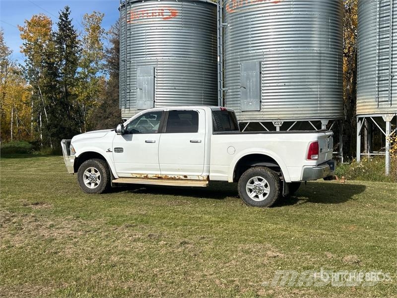 RAM 2500 Laramie Longhorn 4x4 Crew Cab Pickup Ostalo
