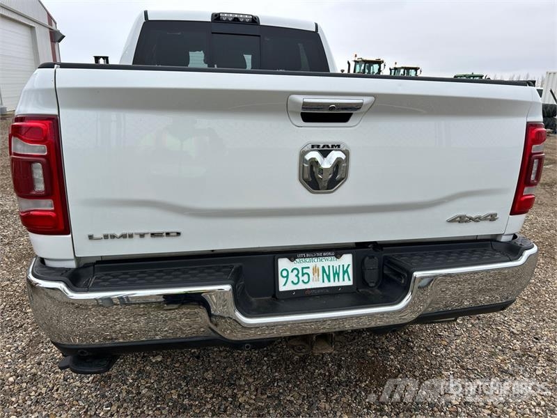 RAM 2500 Limited 4x4 Crew Cab Pickup أخرى
