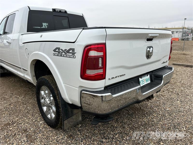 RAM 2500 Limited 4x4 Crew Cab Pickup أخرى