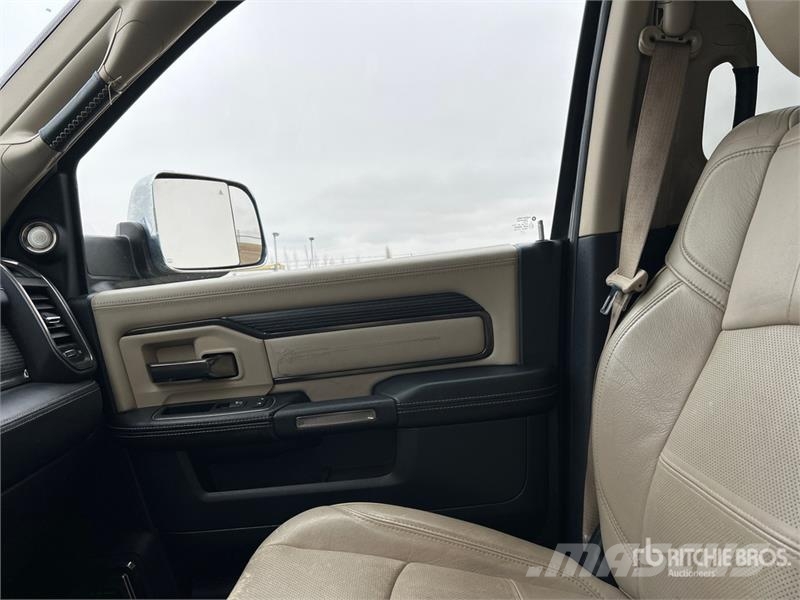RAM 2500 Limited 4x4 Crew Cab Pickup أخرى