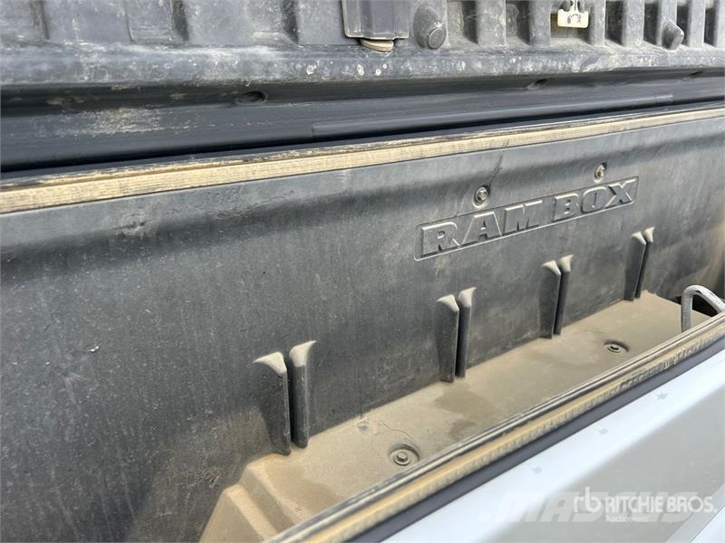 RAM 2500 Limited 4x4 Crew Cab Pickup أخرى