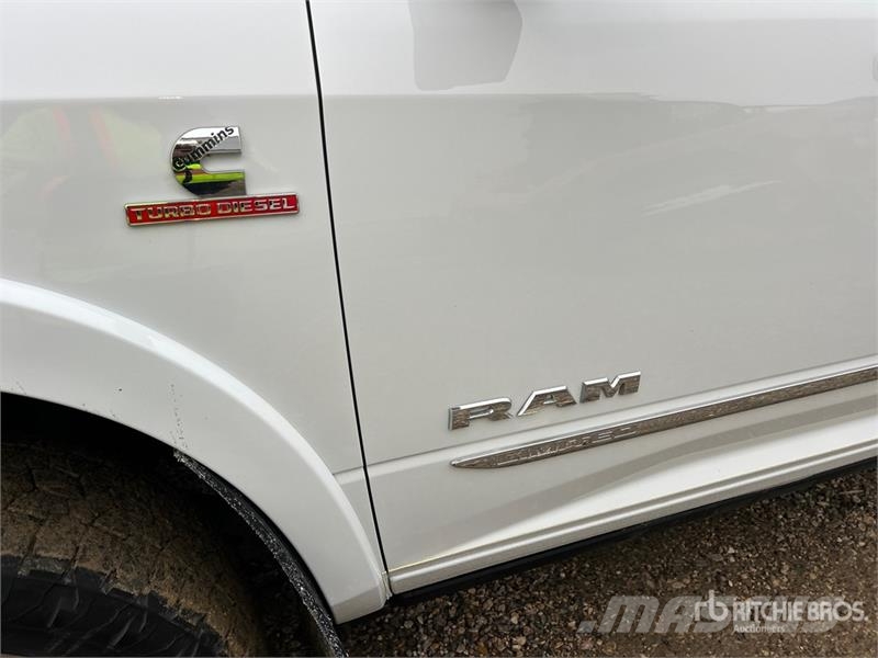 RAM 2500 Limited 4x4 Crew Cab Pickup أخرى
