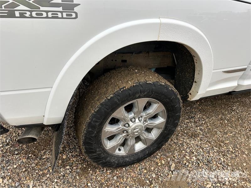RAM 2500 Limited 4x4 Crew Cab Pickup أخرى