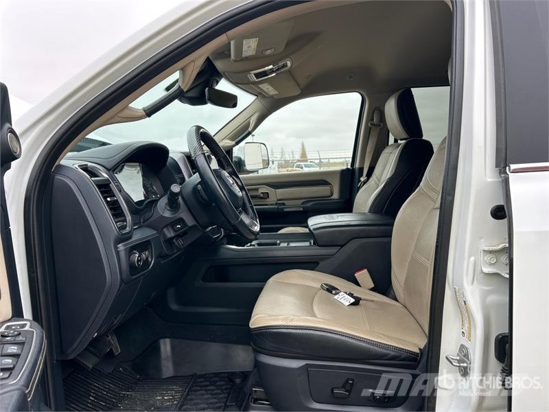 RAM 2500 Limited 4x4 Crew Cab Pickup أخرى