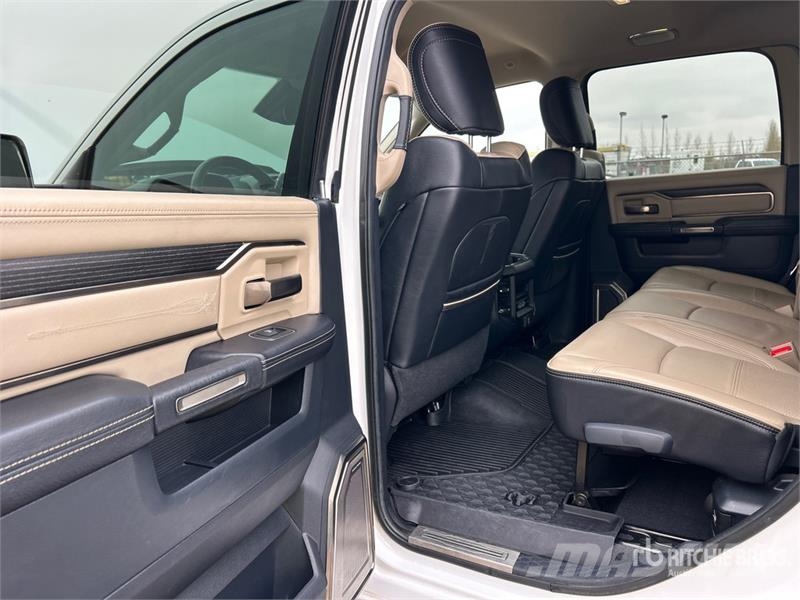 RAM 2500 Limited 4x4 Crew Cab Pickup أخرى