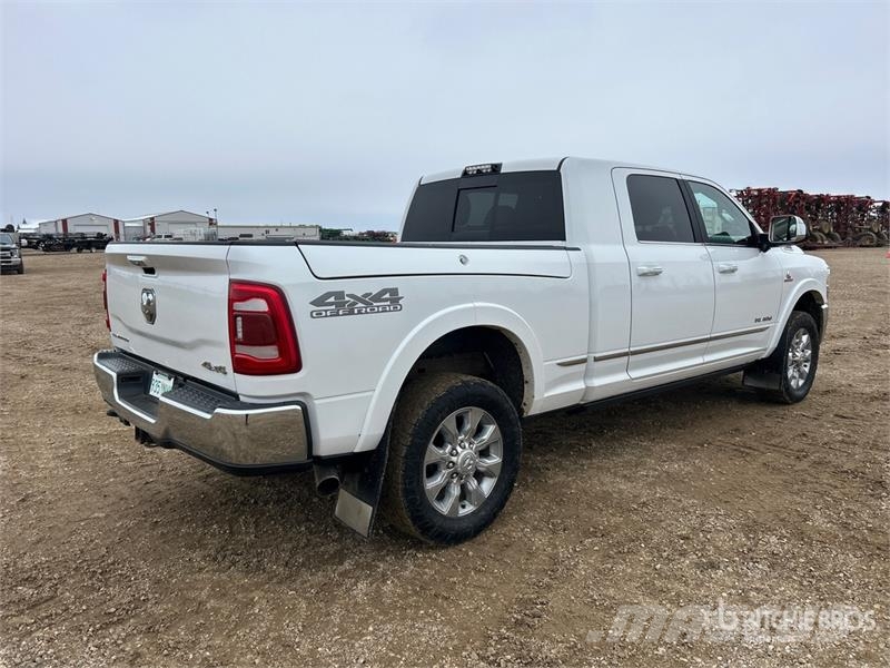 RAM 2500 Limited 4x4 Crew Cab Pickup أخرى