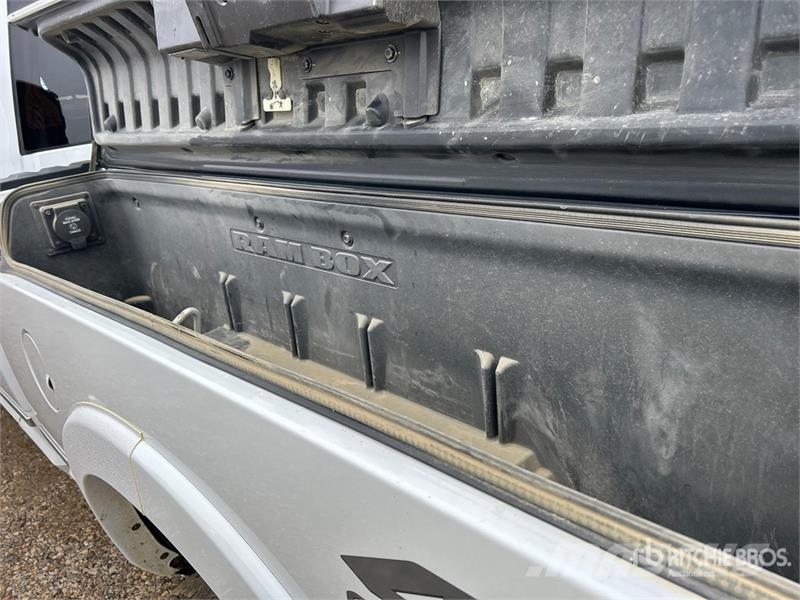 RAM 2500 Limited 4x4 Crew Cab Pickup أخرى