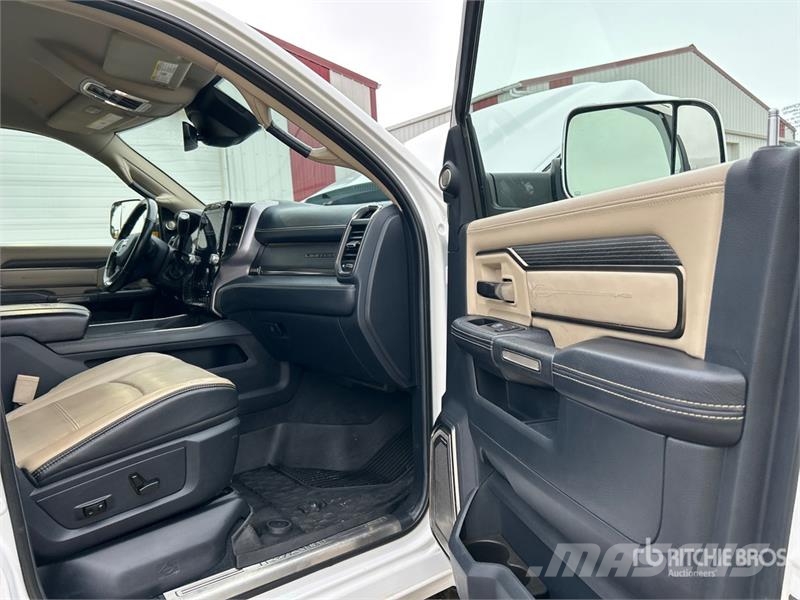 RAM 2500 Limited 4x4 Crew Cab Pickup أخرى