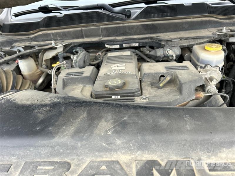 RAM 2500 Limited 4x4 Crew Cab Pickup أخرى