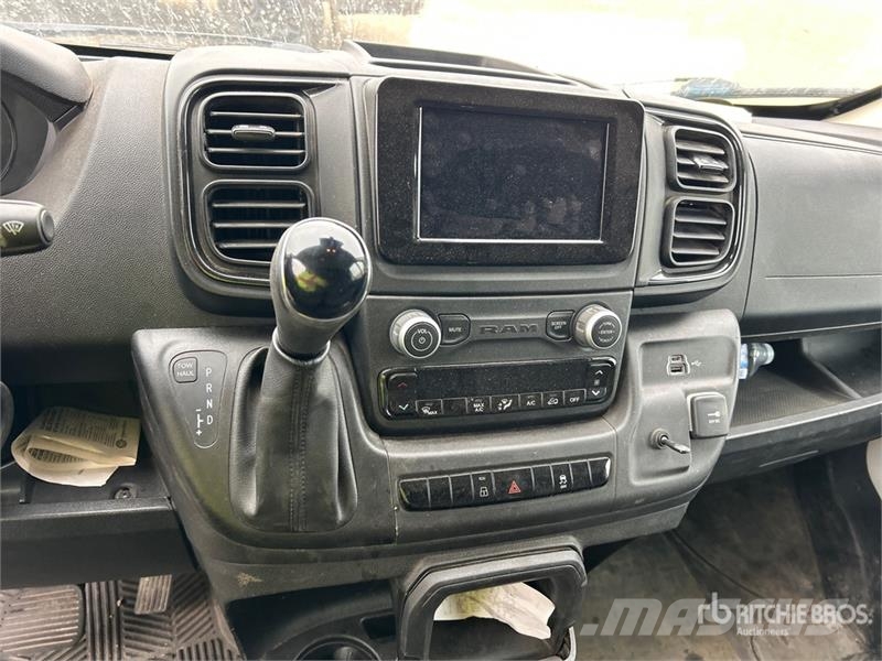 RAM 2500 Pro master Cargo Van Transporterek