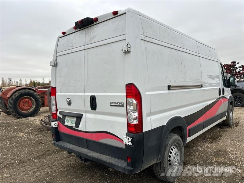 RAM 2500 Pro master Cargo Van Transporterek