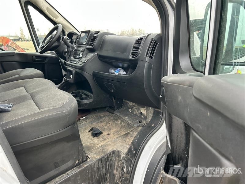 RAM 2500 Pro master Cargo Van Transporterek