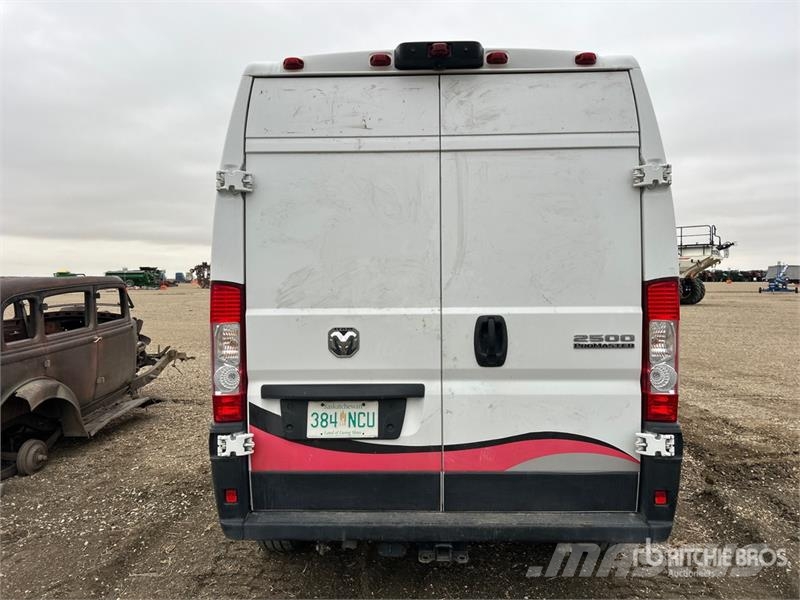 RAM 2500 Pro master Cargo Van Transporterek