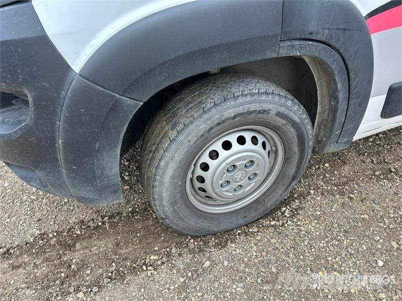 RAM 2500 Pro master Cargo Van Transporterek