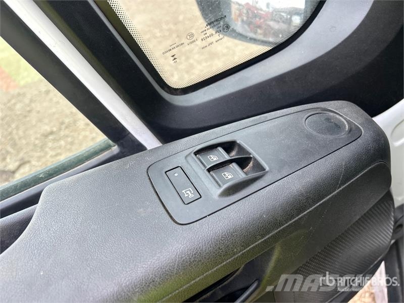 RAM 2500 Pro master Cargo Van Transporterek