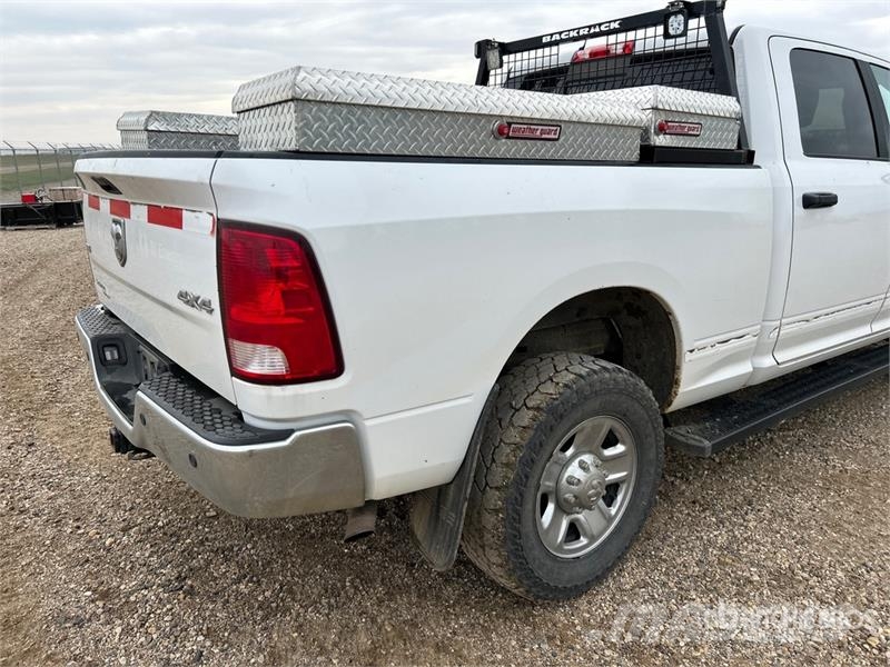 RAM 2500 SLT 4x4 Crew Cab Pickup Furgoni altro