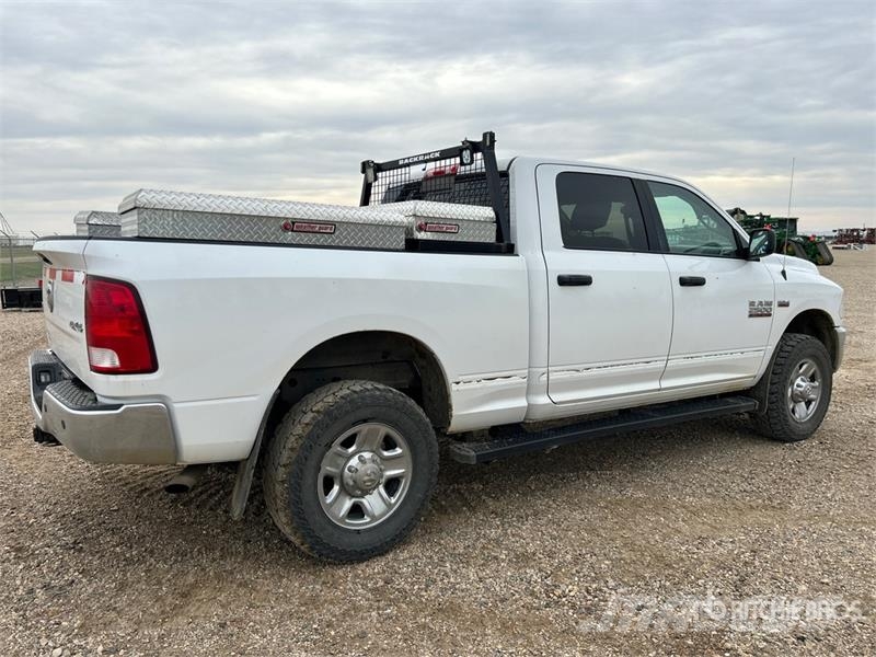 RAM 2500 SLT 4x4 Crew Cab Pickup Furgoni altro