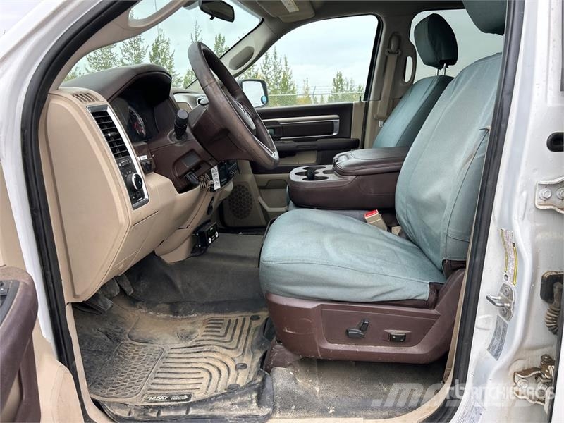 RAM 2500 SLT 4x4 Crew Cab Pickup Furgoni altro