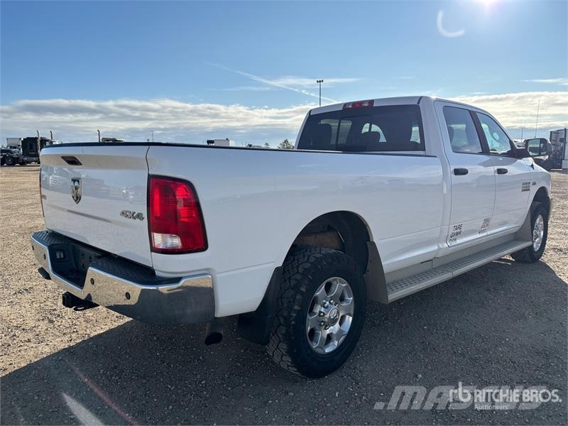 RAM 2500 SLT 4x4 Crew Cab Pickup Furgoni altro