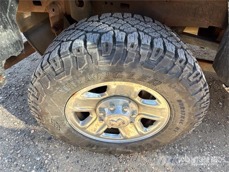 RAM 2500 SLT 4x4 Crew Cab Pickup Andere Transporter