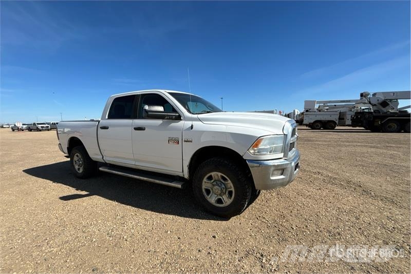 RAM 2500 SLT 4x4 Crew Cab Pickup Andere Transporter