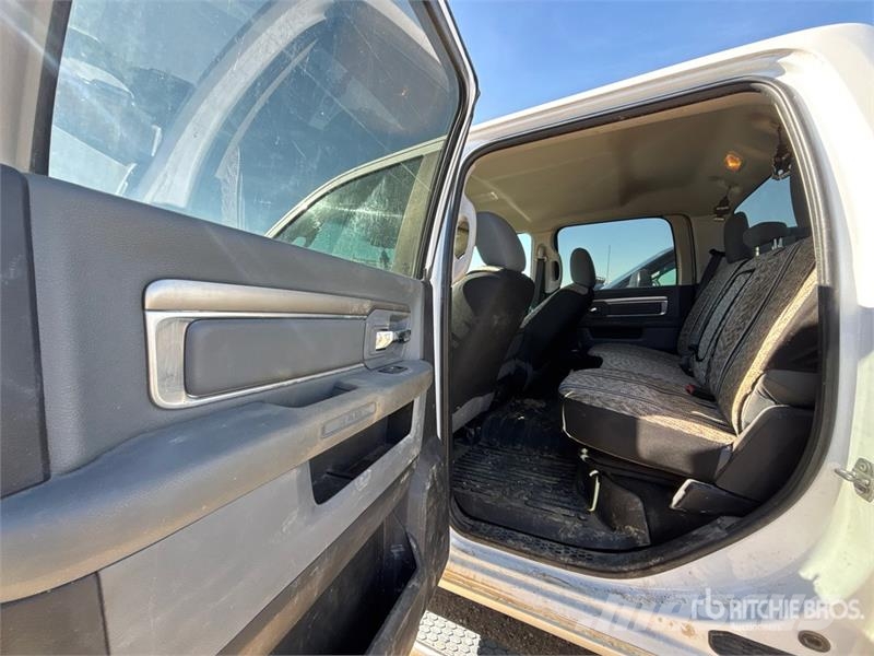 RAM 2500 SLT 4x4 Crew Cab Pickup Andere Transporter
