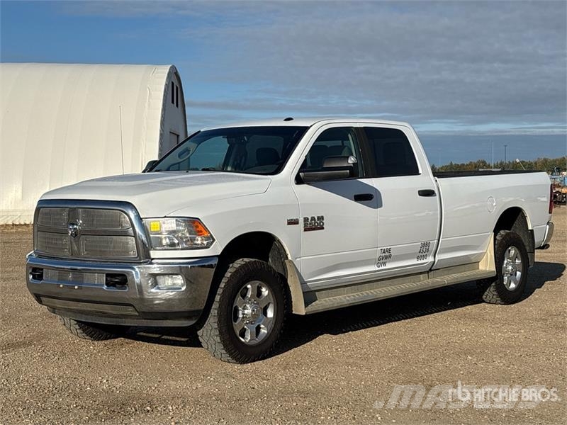 RAM 2500 SLT 4x4 Crew Cab Pickup Furgoni altro