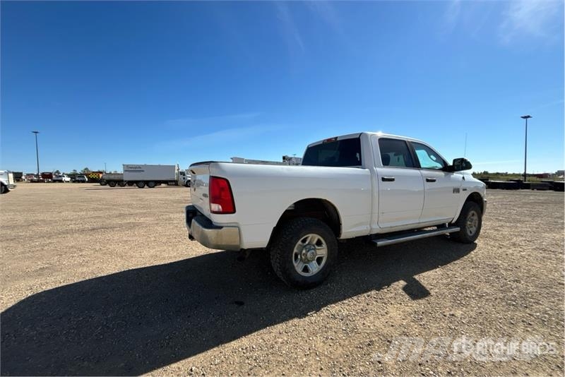 RAM 2500 SLT 4x4 Crew Cab Pickup Andere Transporter