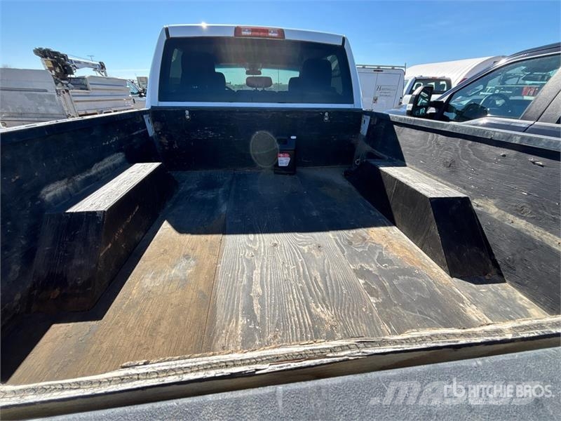 RAM 2500 SLT 4x4 Crew Cab Pickup Andere Transporter