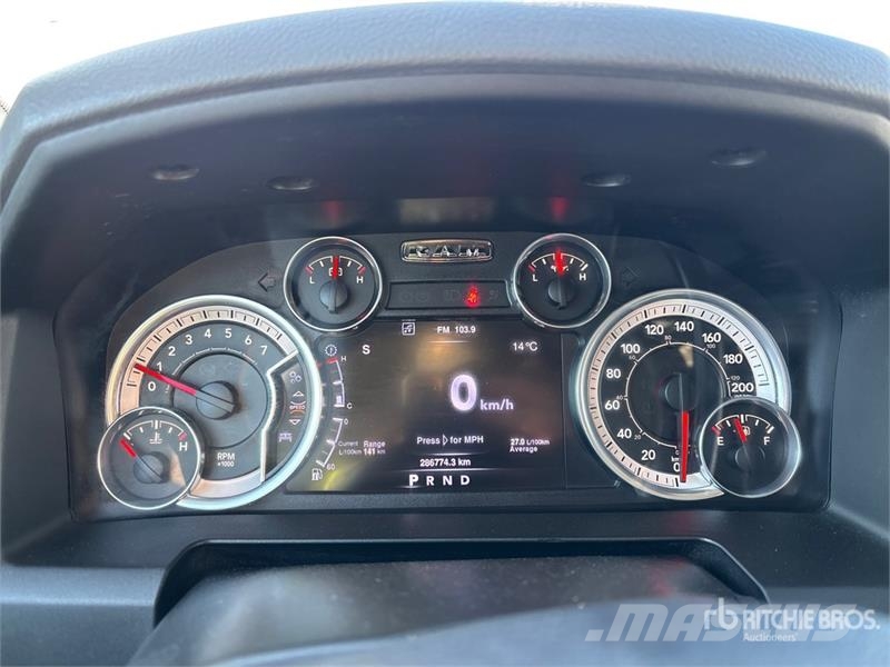 RAM 2500 SLT 4x4 Crew Cab Pickup Furgoni altro