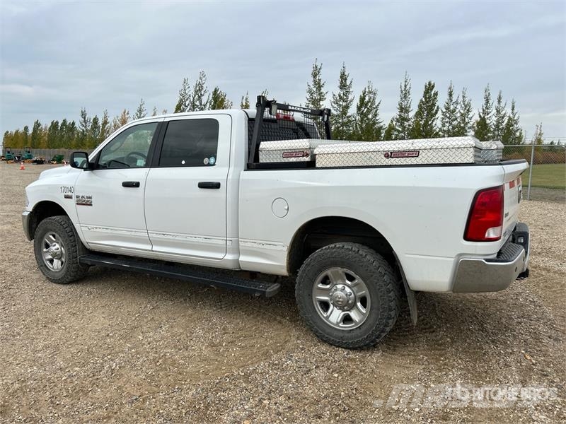 RAM 2500 SLT 4x4 Crew Cab Pickup Furgoni altro