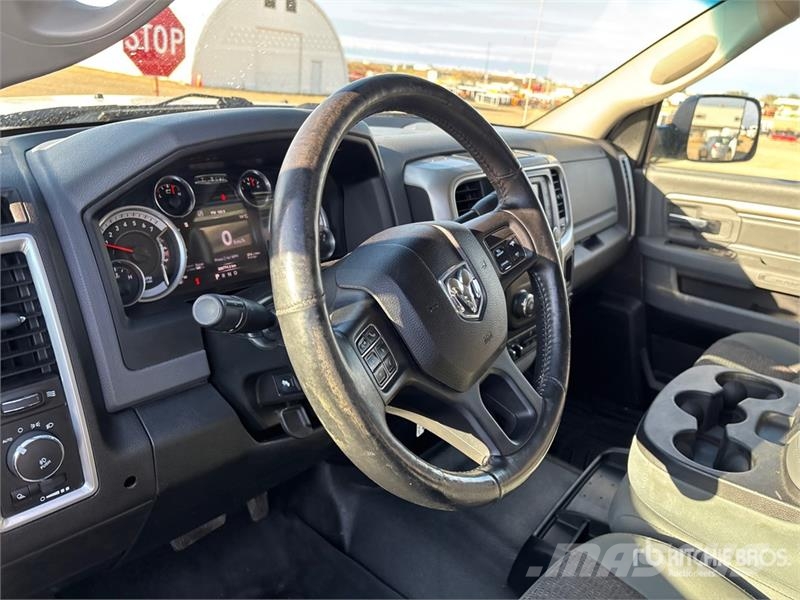 RAM 2500 SLT 4x4 Crew Cab Pickup Furgoni altro