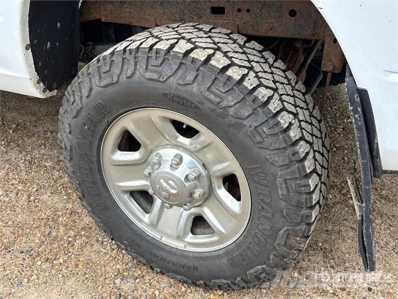 RAM 2500 SLT 4x4 Crew Cab Pickup Other