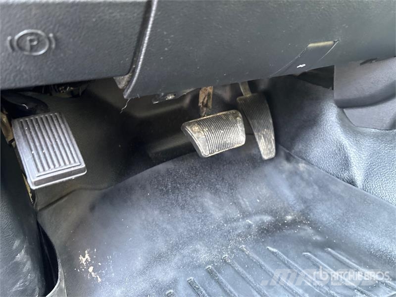 RAM 2500 SLT 4x4 Crew Cab Pickup Furgoni altro
