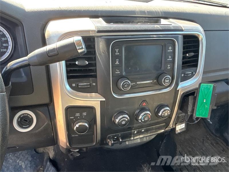 RAM 2500 SLT 4x4 Crew Cab Pickup Andere Transporter