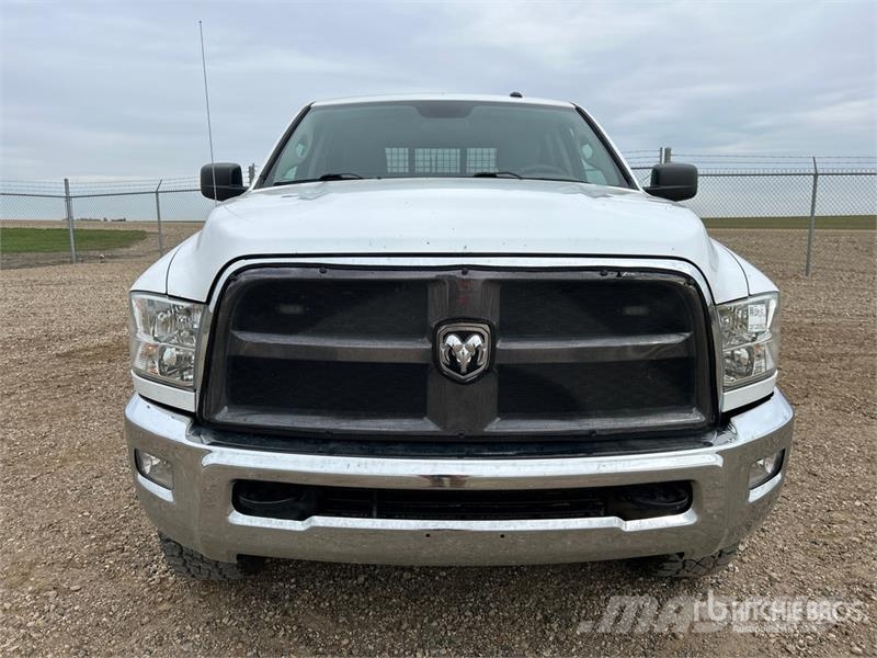 RAM 2500 SLT 4x4 Crew Cab Pickup Furgoni altro