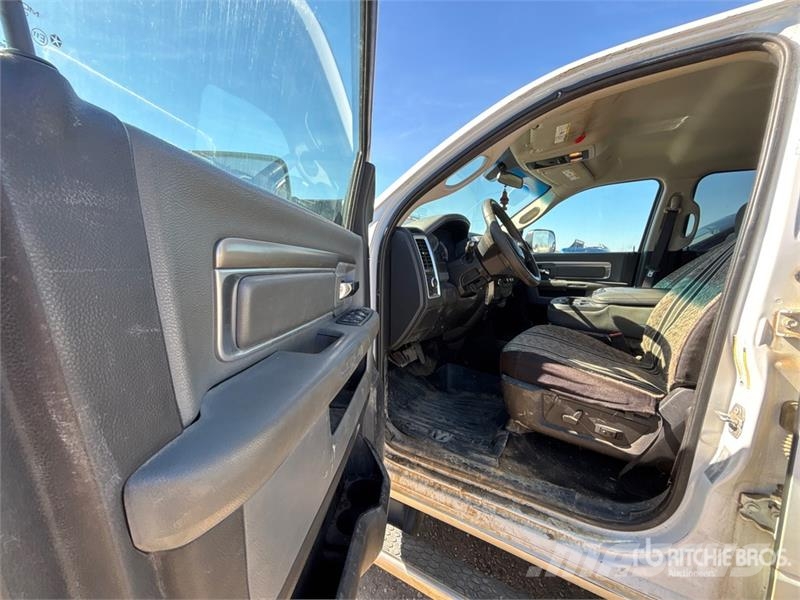 RAM 2500 SLT 4x4 Crew Cab Pickup Andere Transporter