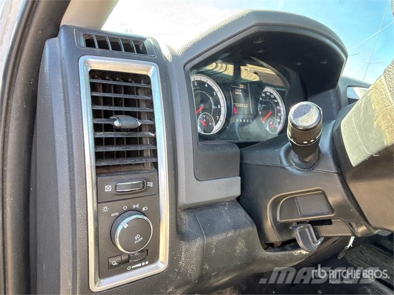 RAM 2500 SLT 4x4 Crew Cab Pickup Andere Transporter